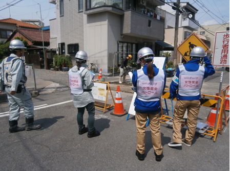 女性社員による安全ﾊﾟﾄﾛｰﾙが行われました。